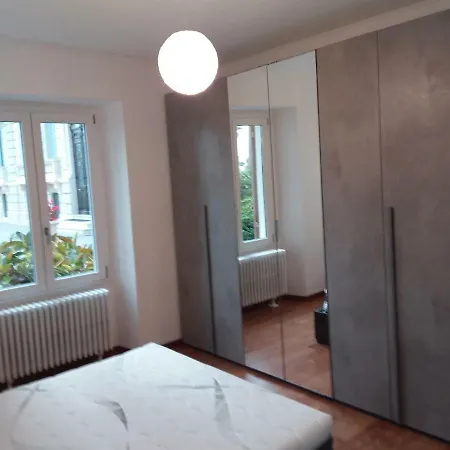 Zona Chiesa Russa Apartment *